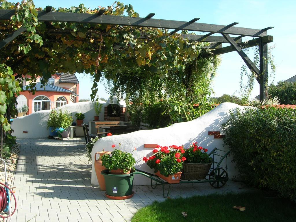 Sekt & Wein - Walter Klein Apartment Illmitz Exterior photo