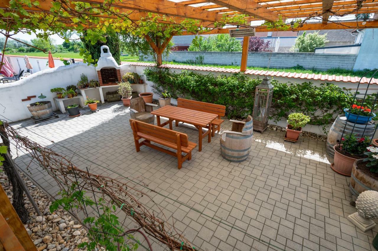 Sekt & Wein - Walter Klein Apartment Illmitz Exterior photo